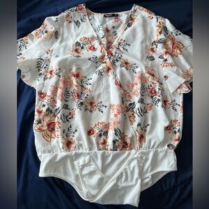 SHEIN curve floral bodysuit. Size 1XL. Never worn.